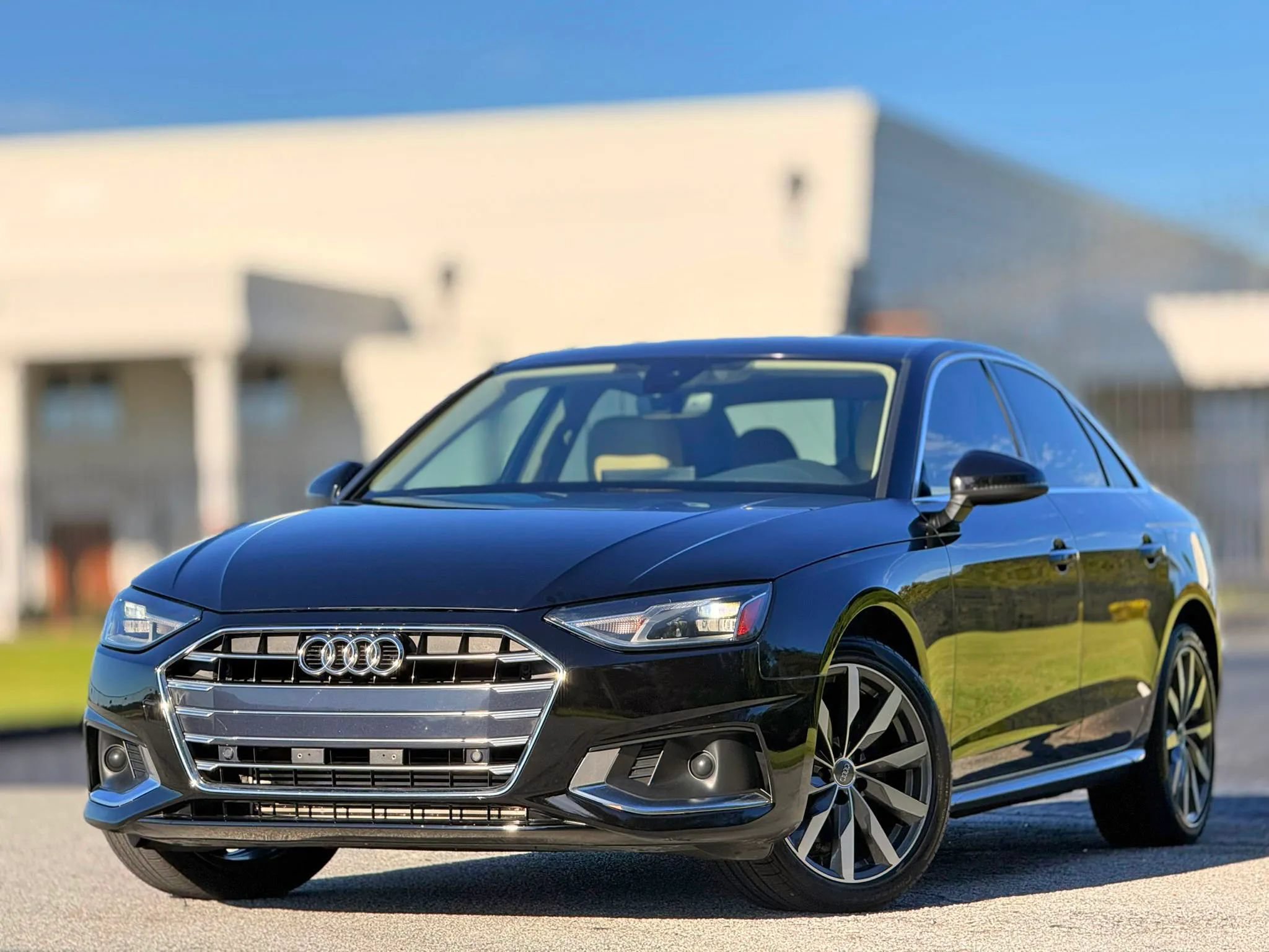 Used 2020 Audi A4 2.0T Premium w/ Convenience Package FWD image 2