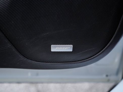 Used 2023 GMC Acadia SLT image 36