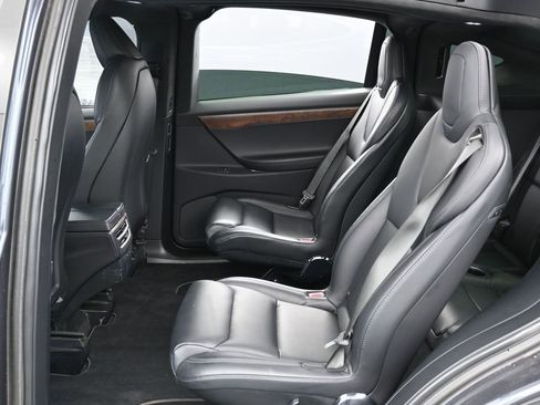 Used 2021 Tesla Model X Long Range image 32