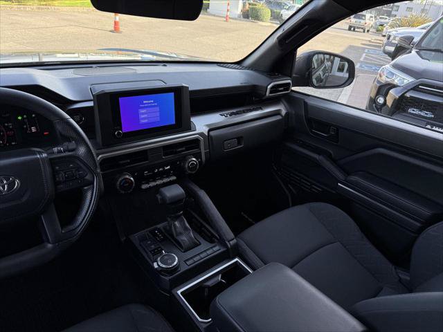 Certified 2024 Toyota Tacoma SR5 AWD/4WD image 17