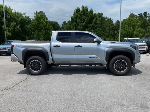 Used 2024 Toyota Tacoma TRD Off-Road w/ TRD Off Road Upgrade Package AWD/4WD image 8