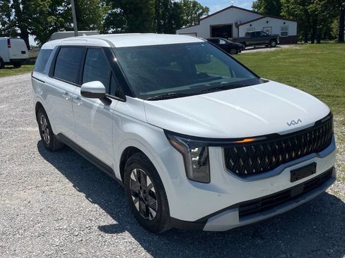 Used 2026 Kia Carnival LXS FWD image 7
