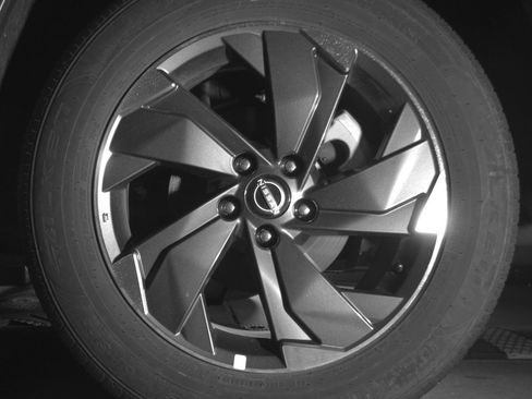 Used 2025 Nissan Rogue SV image 14