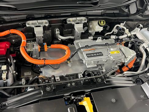 Used 2024 Nissan Ariya AWD image 32