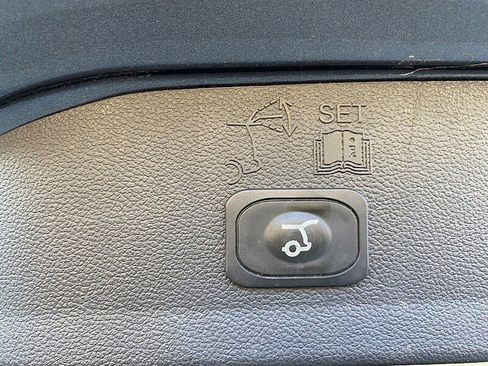 Used 2018 Ford Escape SEL image 59