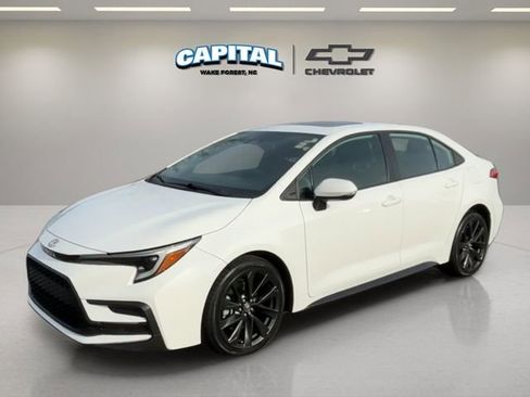 Used 2023 Toyota Corolla SE image 1