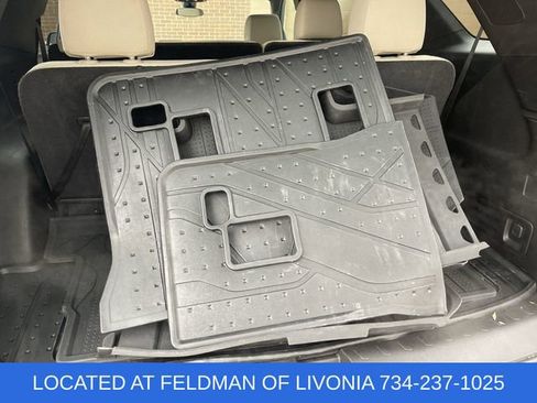 Used 2023 Chevrolet Traverse LS w/ Safety Package image 33