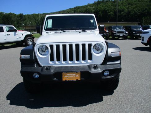 Certified 2022 Jeep Wrangler Unlimited Sport AWD/4WD image 2