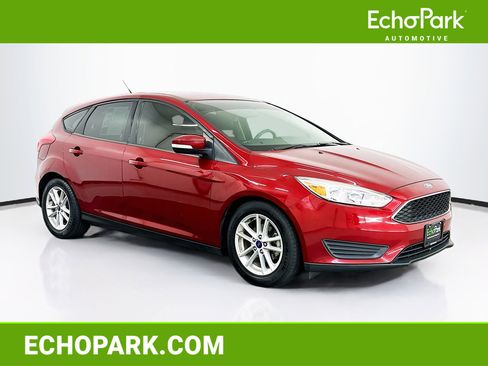 Used 2017 Ford Focus SE image 1