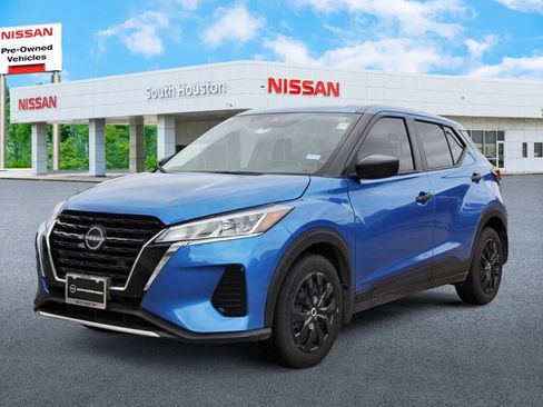Certified 2025 Nissan Kicks Play S FWD image 2