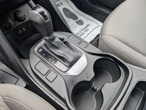 Used 2017 Hyundai Santa Fe SE image 32