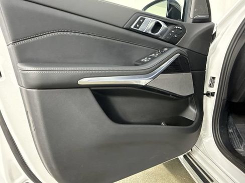 Used 2026 BMW X7 xDrive40i w/ M Sport Package AWD/4WD image 21