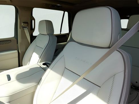 New 2026 GMC Yukon Denali w/ Sun & Power Step Package image 10
