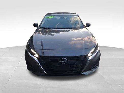 Used 2024 Nissan Altima 2.5 SV image 9