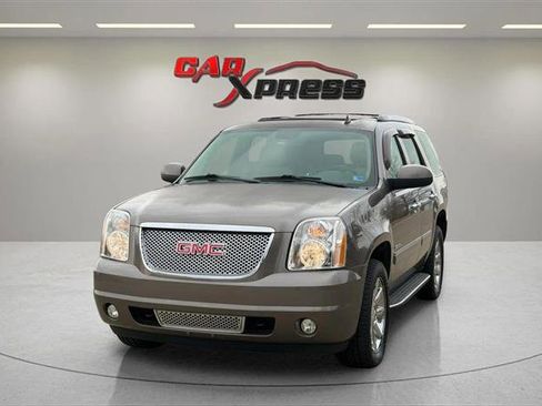 Used 2013 GMC Yukon Denali image 2
