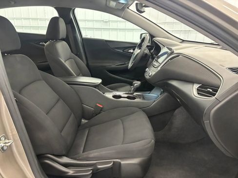 Used 2022 Chevrolet Malibu LT FWD image 33