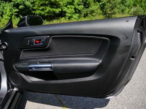Used 2021 Ford Mustang GT RWD image 33