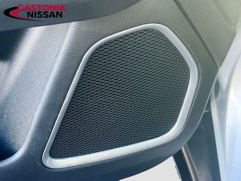 Used 2024 Jeep Compass Latitude image 23