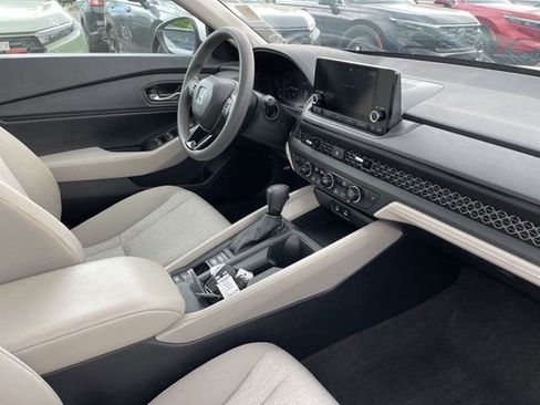 Used 2023 Honda Accord EX image 7