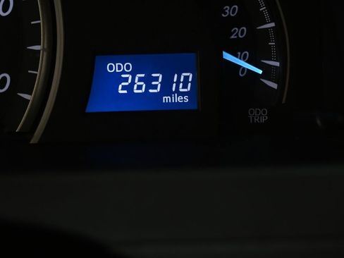 Used 2014 Toyota Camry LE image 21