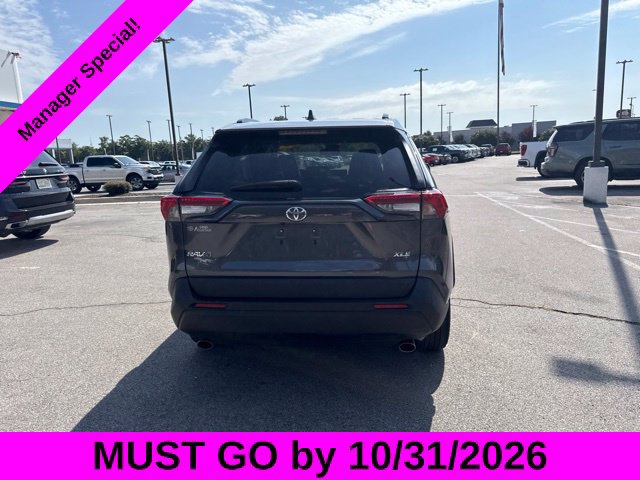 Used 2022 Toyota RAV4 XLE Premium FWD image 4