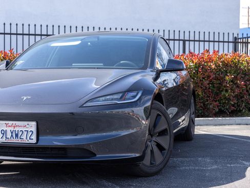 Used 2024 Tesla Model 3 Standard Range image 11