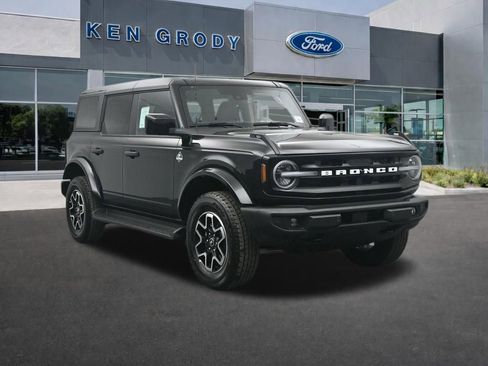 New 2026 Ford Bronco Outer Banks image 1