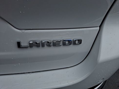 Used 2023 Jeep Grand Cherokee Laredo w/ Luxury Tech Group I AWD/4WD image 34