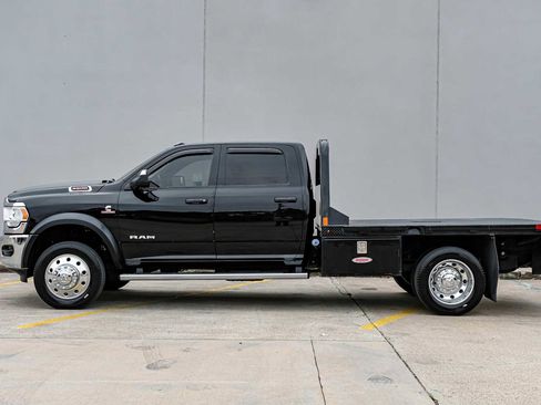 Used 2022 RAM 5500 Tradesman w/ Chrome Appearance Group image 11