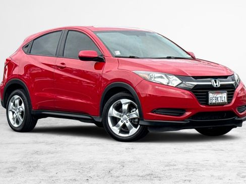 Used 2018 Honda HR-V LX image 2