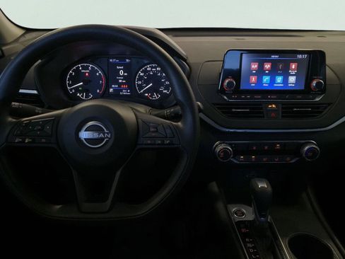 Used 2024 Nissan Altima 2.5 S FWD image 16