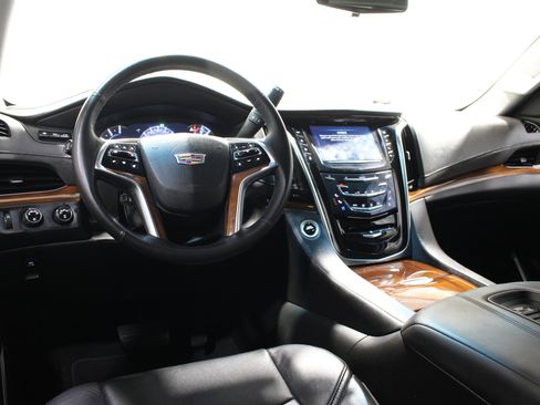 Used 2019 Cadillac Escalade Premium Luxury w/ LPO, Radiant Package AWD/4WD image 2
