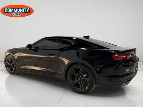 Used 2021 Chevrolet Camaro LT w/ Technology Package image 4