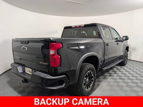 Used 2023 Chevrolet Silverado 1500 ZR2 w/ Technology Package AWD/4WD image 2