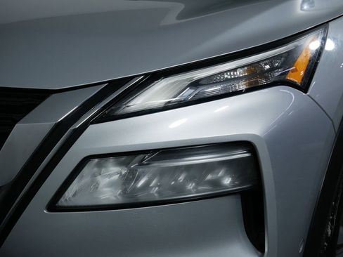 Used 2023 Nissan Rogue SL w/ SL Premium Package image 14