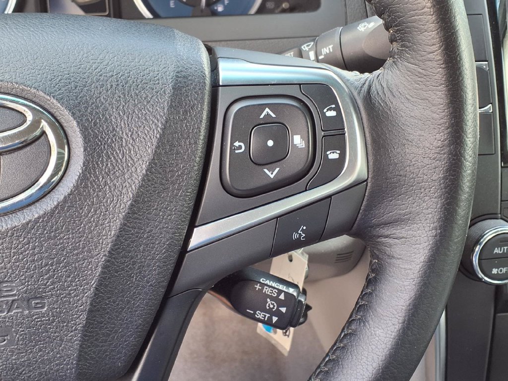 Used 2016 Toyota Camry XLE FWD image 30