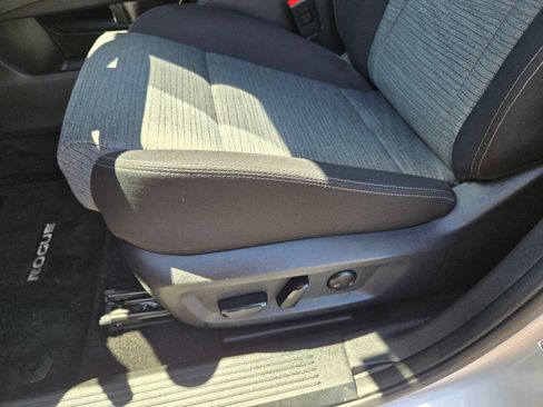 Used 2023 Nissan Rogue SV FWD image 19