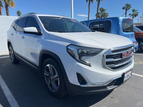Used 2020 GMC Terrain SLT image 1