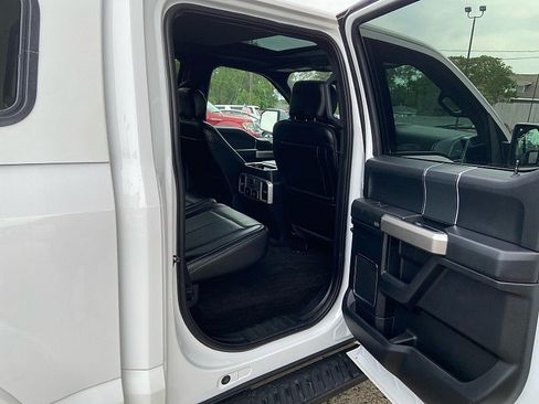 Used 2018 Ford F150 Lariat w/ Equipment Group 502A Luxury AWD/4WD image 18