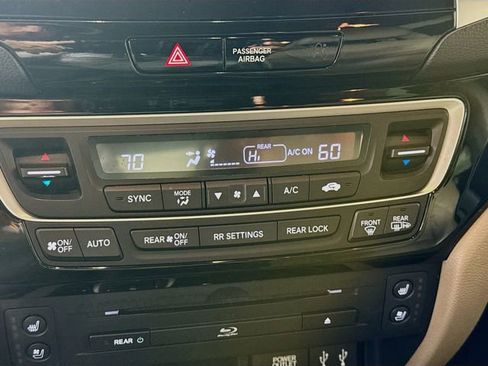 Used 2016 Honda Pilot Elite image 19