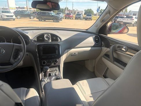 Used 2017 Buick Enclave Leather FWD image 28