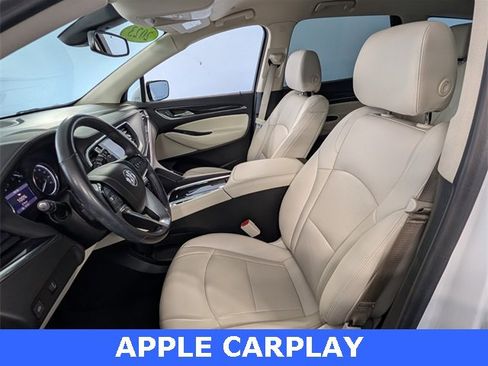 Used 2023 Buick Enclave Essence image 5