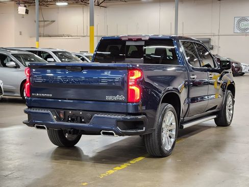 Used 2021 Chevrolet Silverado 1500 High Country w/ Technology Package AWD/4WD image 9