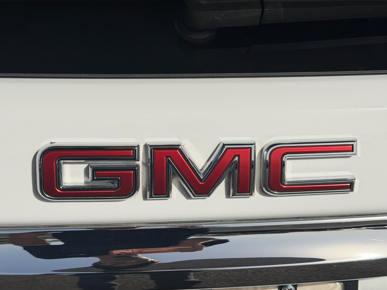 Used 2024 GMC Terrain Denali w/ Denali Premium Package AWD/4WD image 32