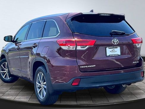 Used 2018 Toyota Highlander XLE AWD/4WD image 13