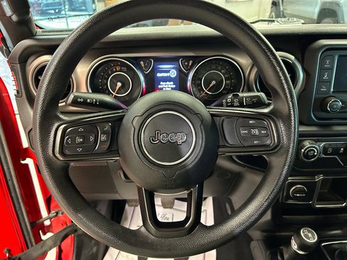 Used 2019 Jeep Wrangler Unlimited Sport AWD/4WD image 9