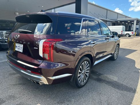 Used 2024 Hyundai Palisade Calligraphy AWD/4WD image 3