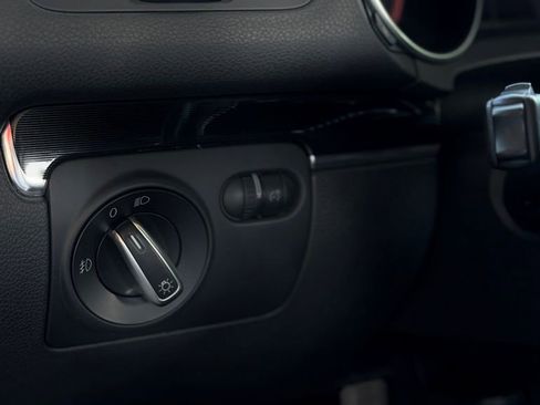 Used 2011 Volkswagen GTI 4-Door FWD image 39