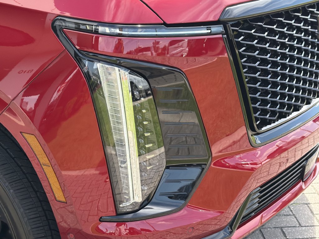 Certified 2026 Cadillac Escalade ESV Platinum Sport w/ LPO, ONYX Package AWD/4WD image 8