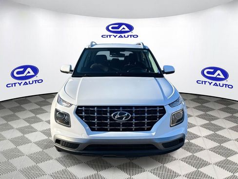 Used 2023 Hyundai Venue SEL image 10